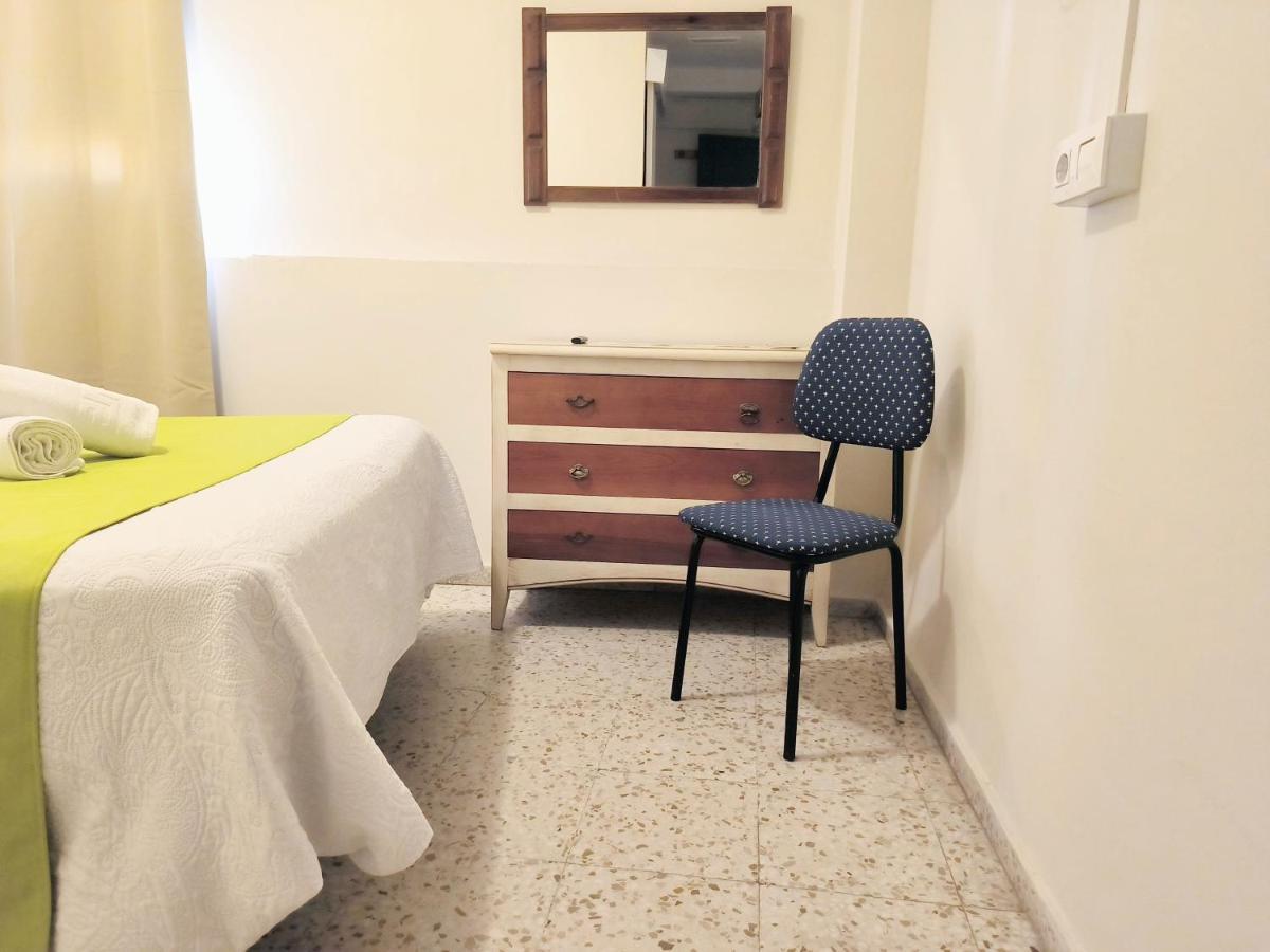 Pension Perez Montilla Sevilla Buitenkant foto