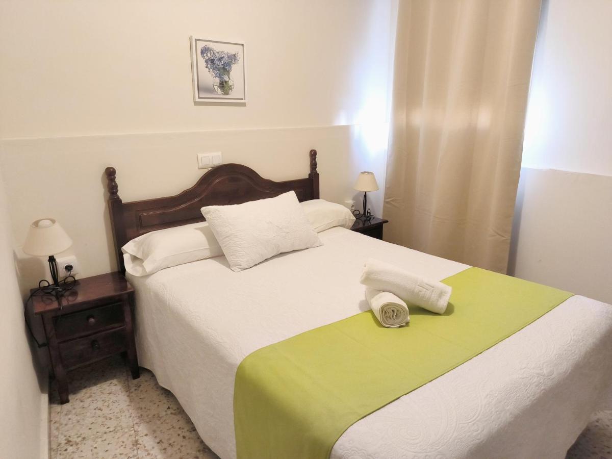 Pension Perez Montilla Sevilla Buitenkant foto