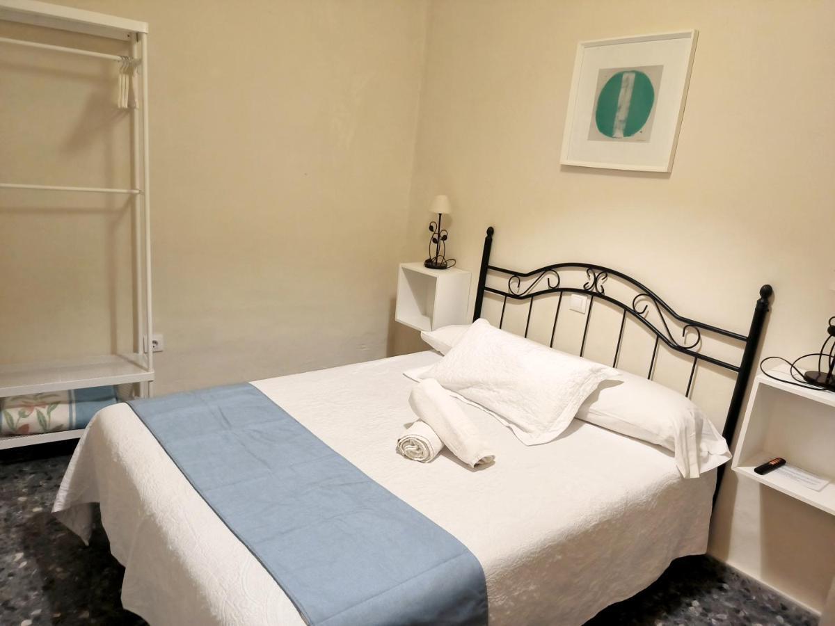Pension Perez Montilla Sevilla Buitenkant foto