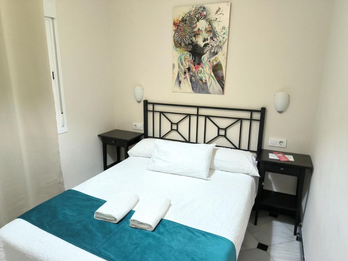Pension Perez Montilla Sevilla Buitenkant foto