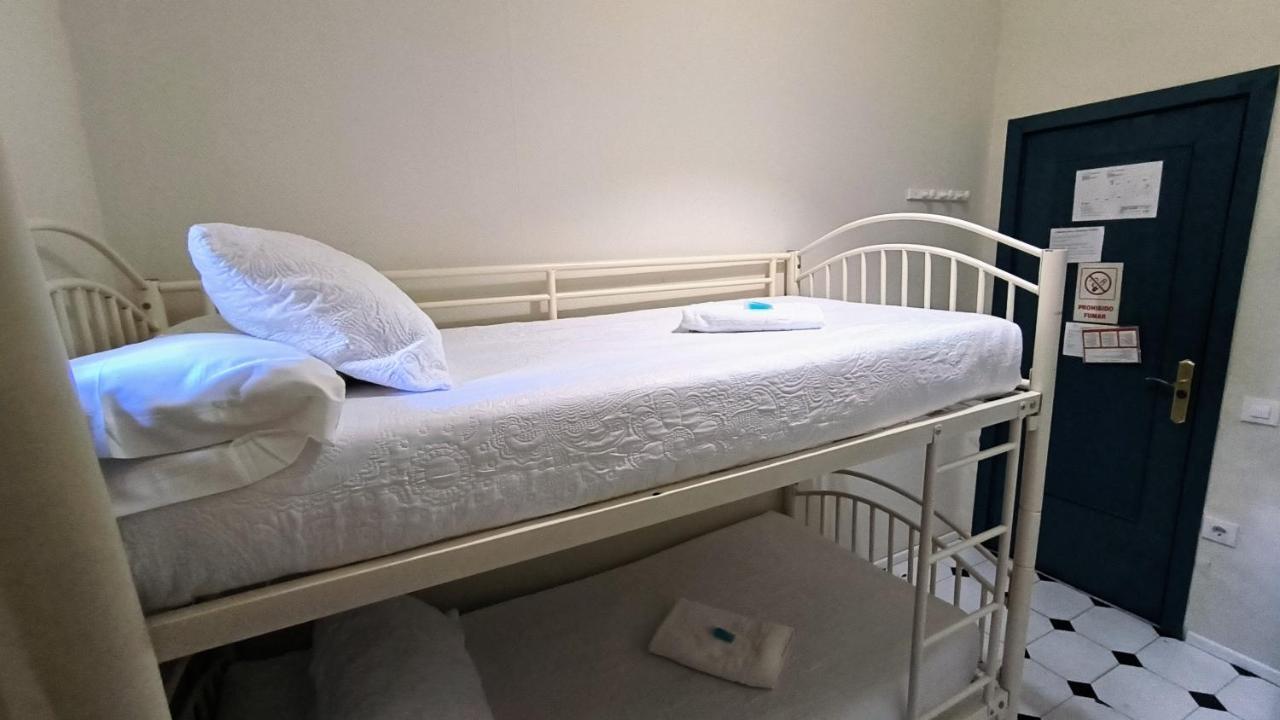 Pension Perez Montilla Sevilla Buitenkant foto