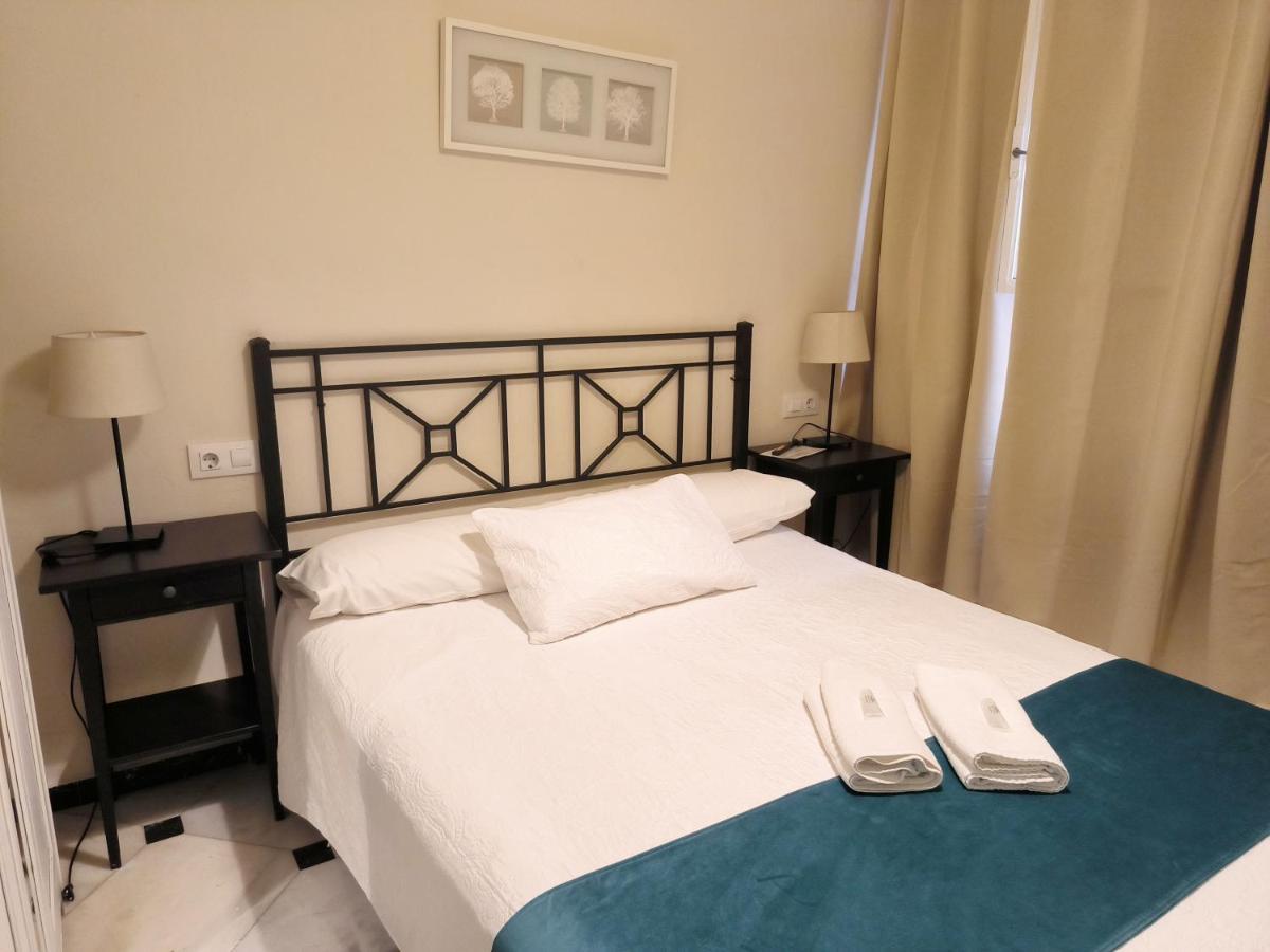 Pension Perez Montilla Sevilla Buitenkant foto