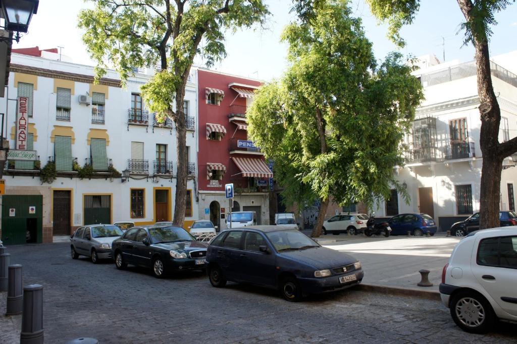 Pension Perez Montilla Sevilla Buitenkant foto